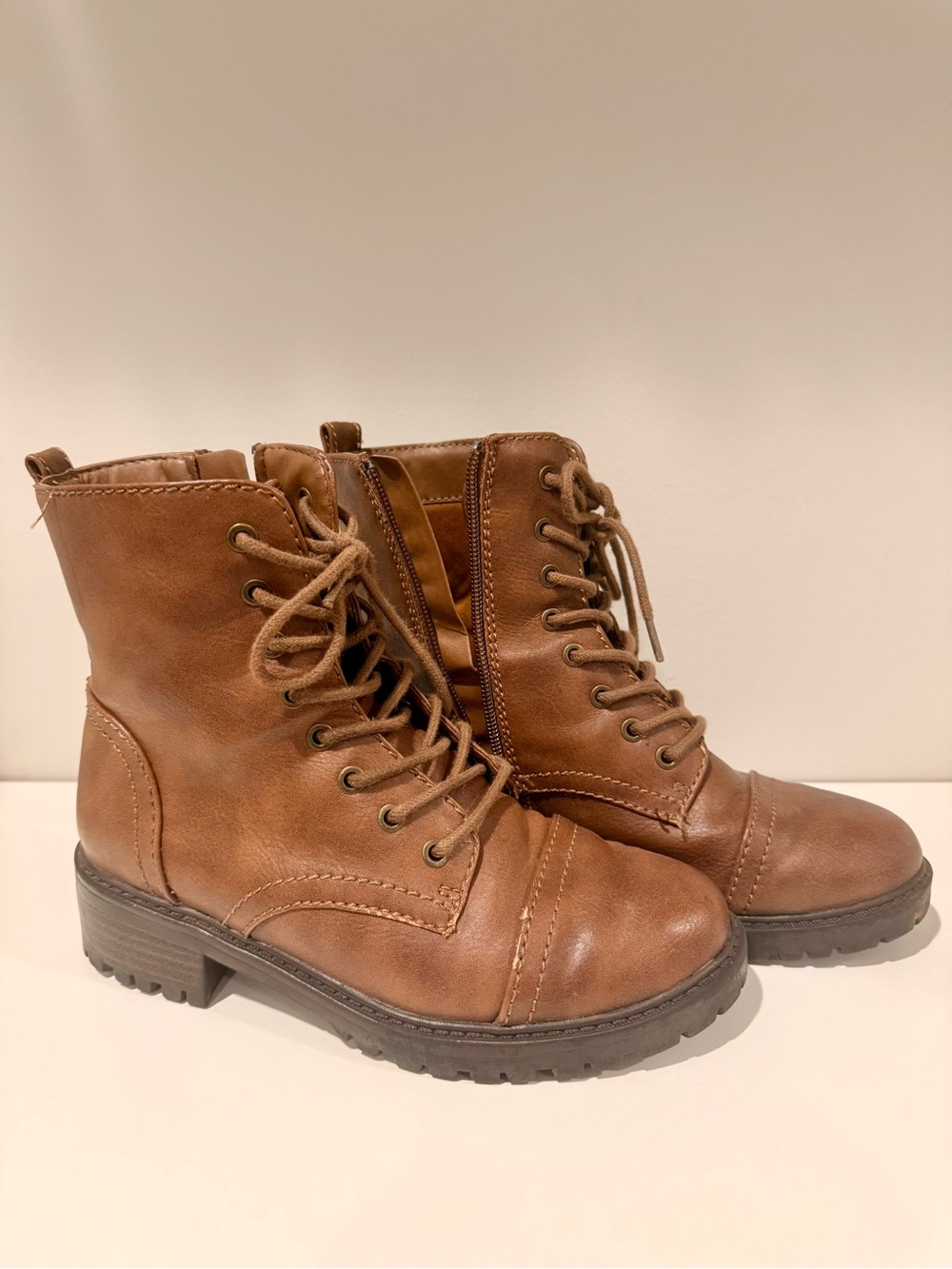 Universal Thread Women’s Brown Lace-Up Combat Boots